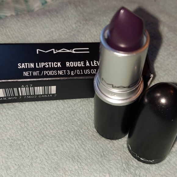 ...Mac Lipstick color Cyber - Picture 3 of 3